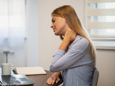 Télétravail, travail de bureau… les douleurs musculaires et les douleurs articulaires que cela peut causer et les solutions